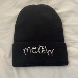urban outfitters black meow beanie